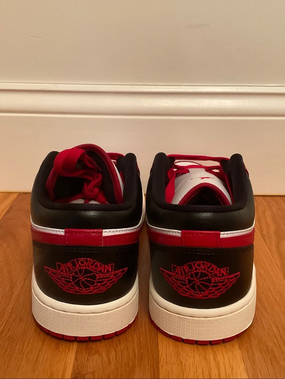 Air Jordan 1 Low NWT